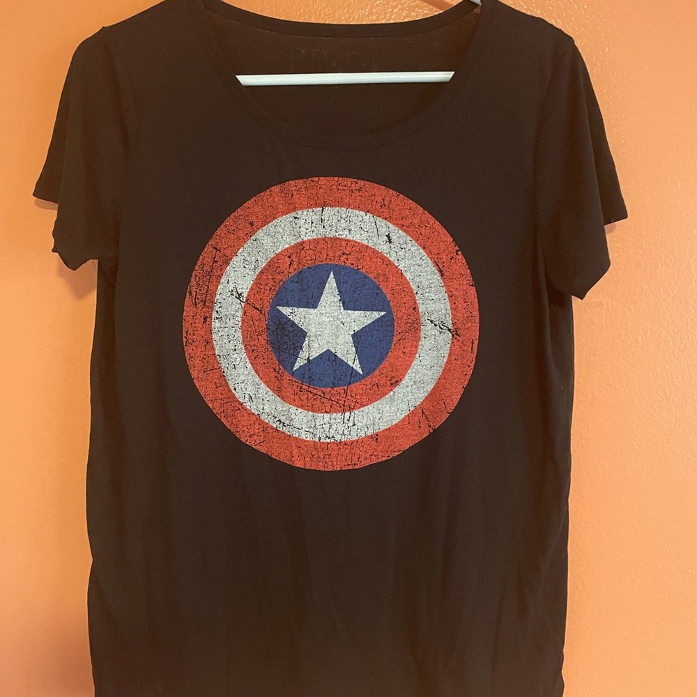 Women's Captain America Marvel Size M/L Shirt